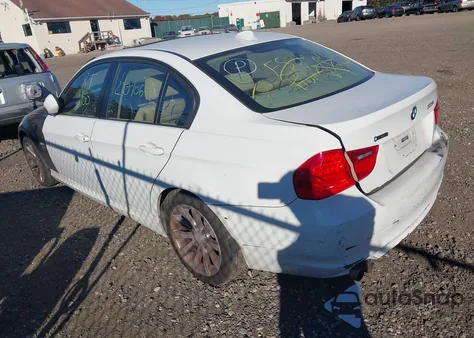 2011 BMW 328I xDrive z USA, uszkodzony, nr VIN WBAPK7C54BA972588